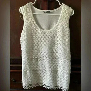 Renuar tank top.  Scallop tiered detail sz L